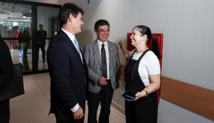 Após período afastado exercendo o cargo de governador, Severo retornou hoje as funções legislativas